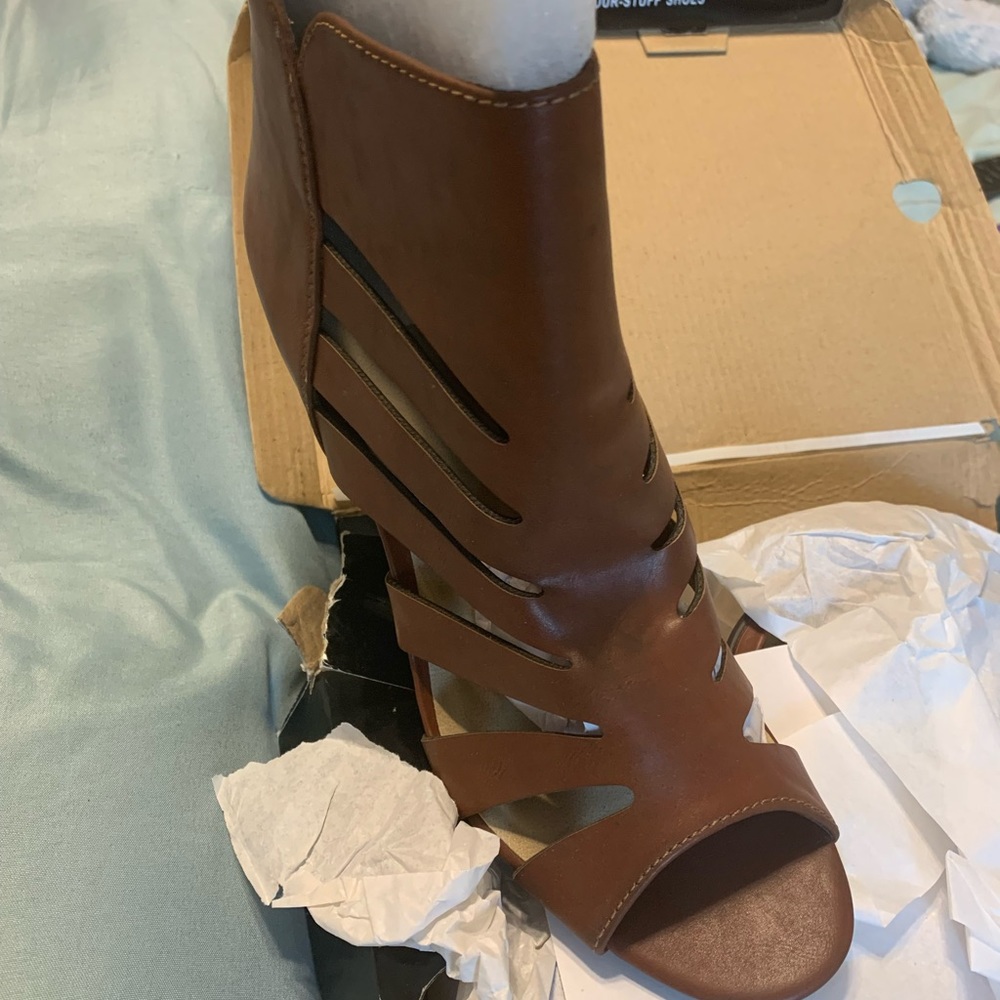 Brand New Ana Heels